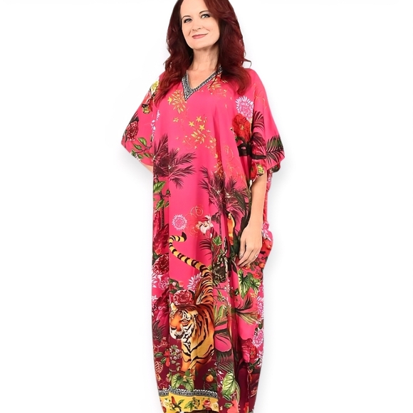 Pink and Black Patterned Kaftan by Winlar - Picture 2 of 9